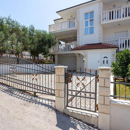 Villa Marina Okrug Gornji Exteriör bild