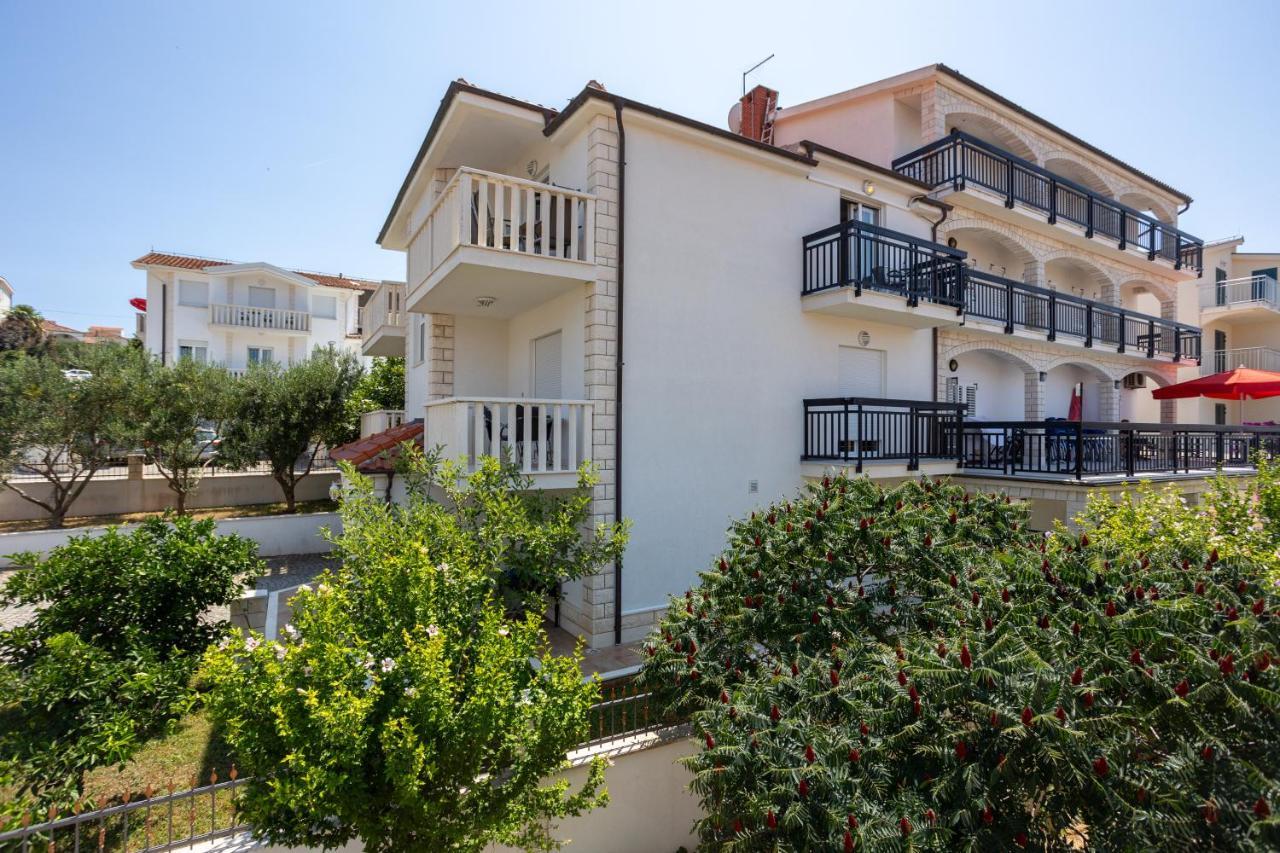 Villa Marina Okrug Gornji Exteriör bild